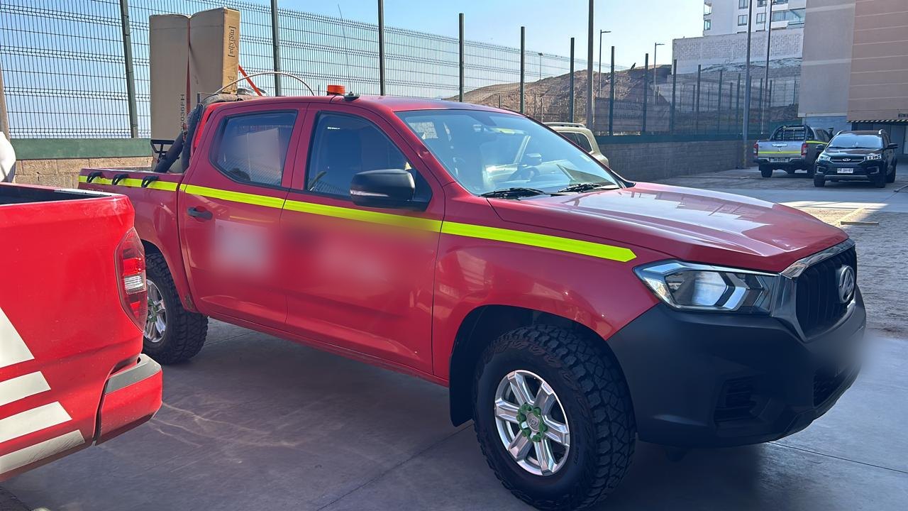 Camioneta Maxus T60 4x4 doble cabina con estándar minero en faena